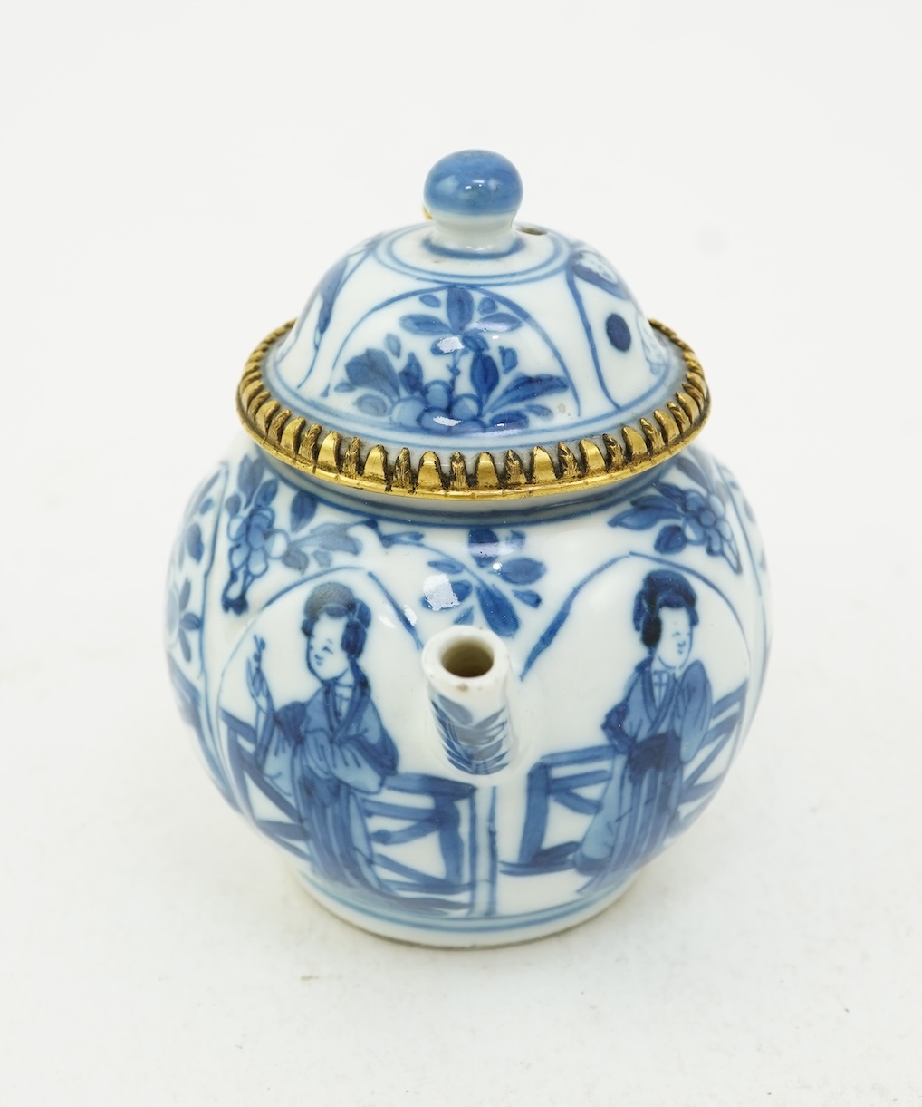 A Chinese miniature blue and white teapot, Kangxi period